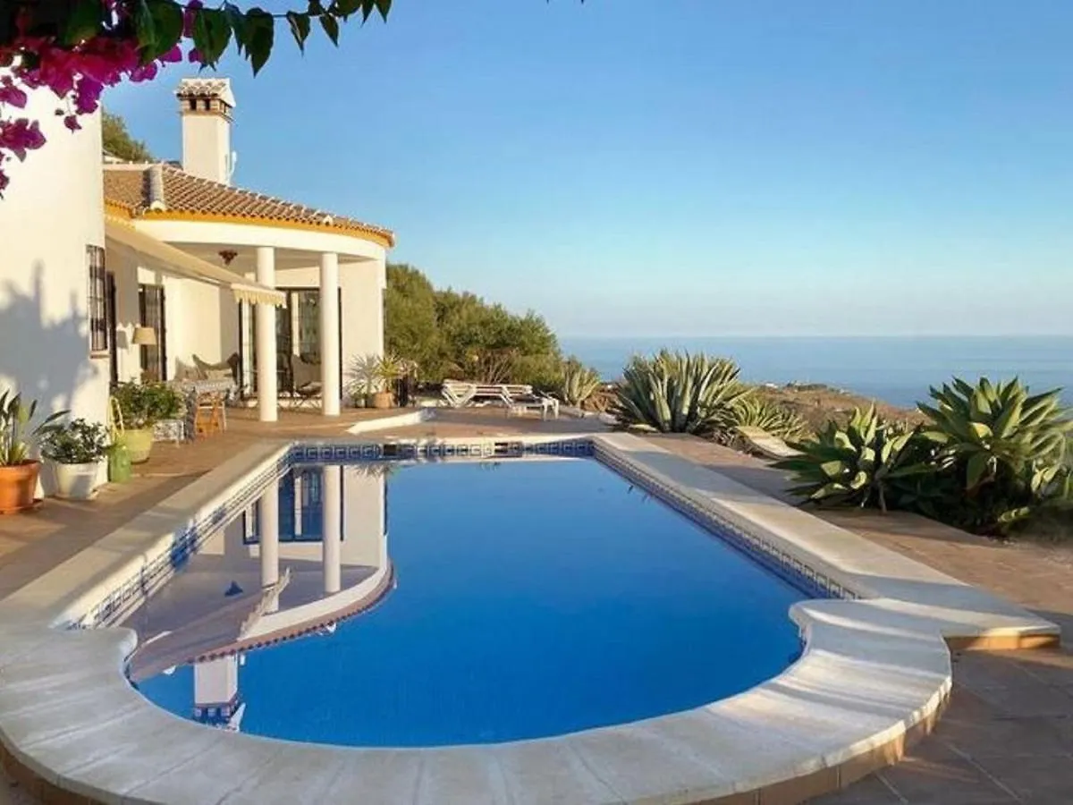 Belvilla By Oyo Villa In Arenas With Private Pool