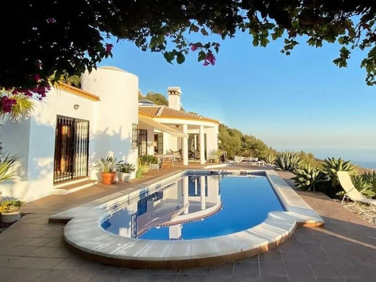 Belvilla By Oyo Villa In Arenas With Private Pool